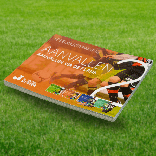boek speelwijzetraining deel 2 aanvallen via de flank